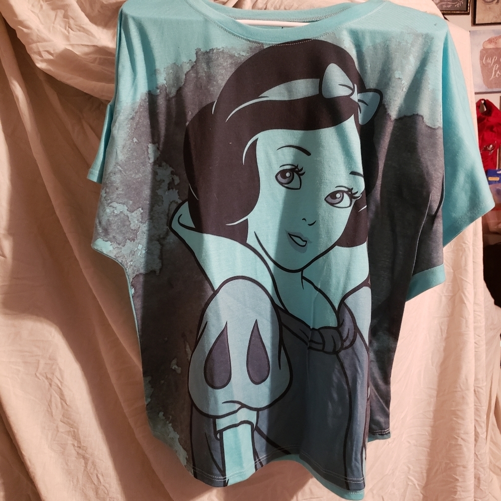T shirt.